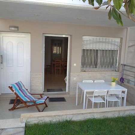 Δεσποινα Apartamento Néa Péramos Exterior foto