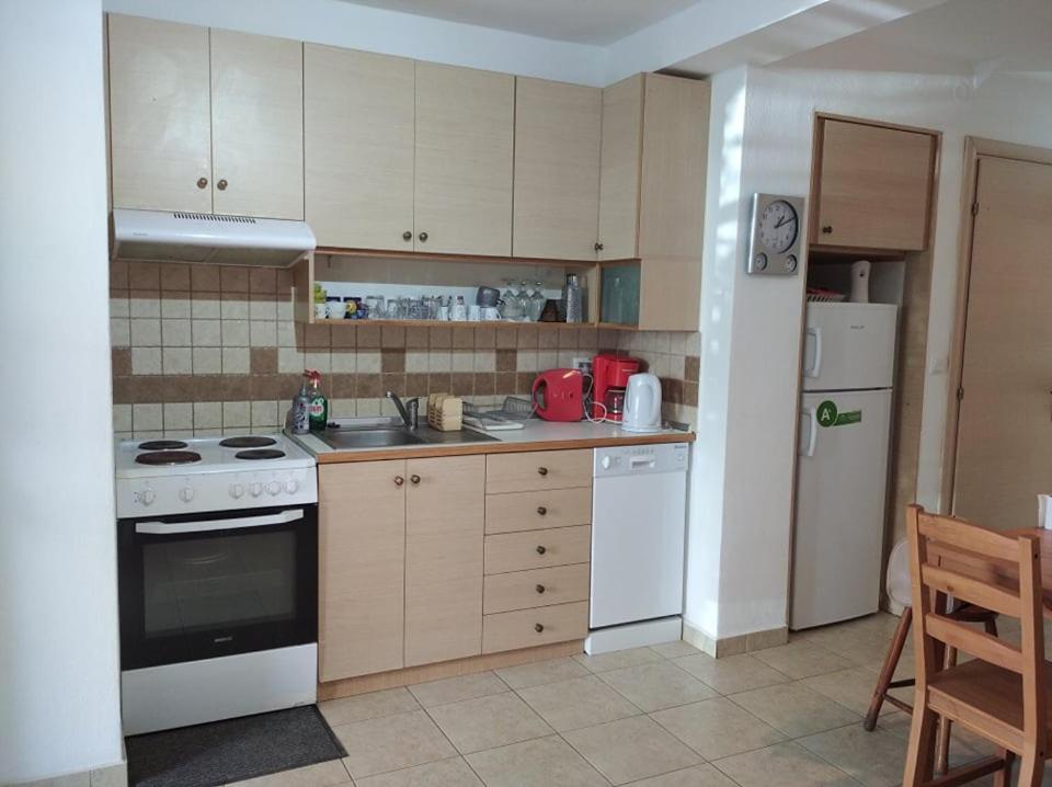 Δεσποινα Apartamento Néa Péramos Exterior foto