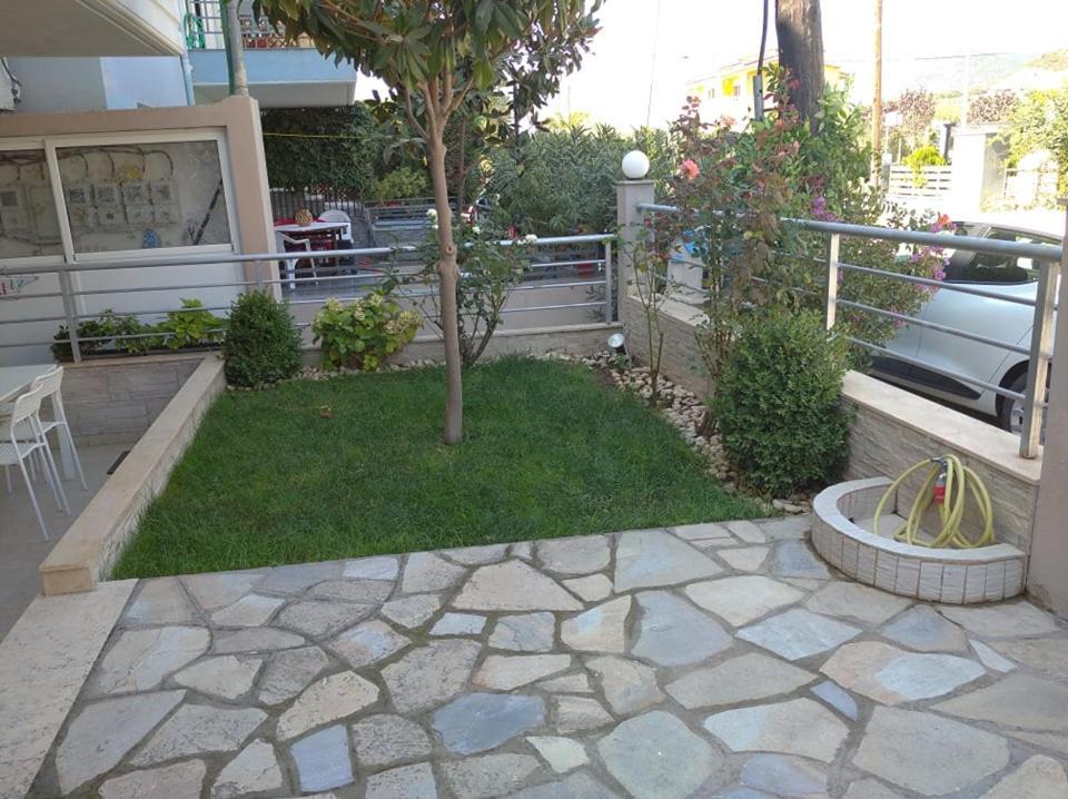 Δεσποινα Apartamento Néa Péramos Exterior foto